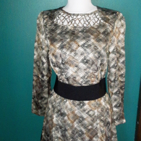 Lumiere Dresses & Skirts - LUMIERE diamond pattern dress